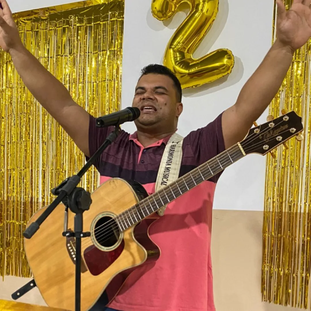Foto da co-líder de louvor